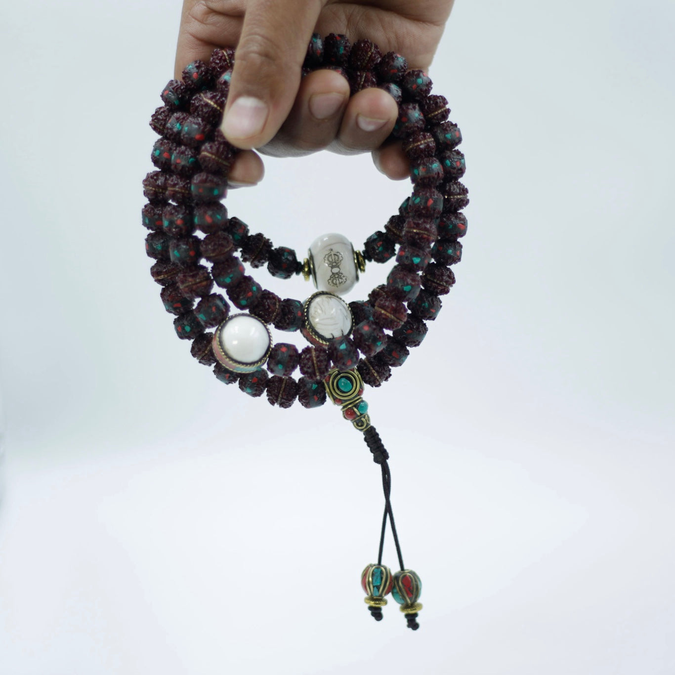 Collar Mala de Semillas Rudraksha y Concha con Símbolo Dorjee – Protección y Energía Divina - Buddha Stones