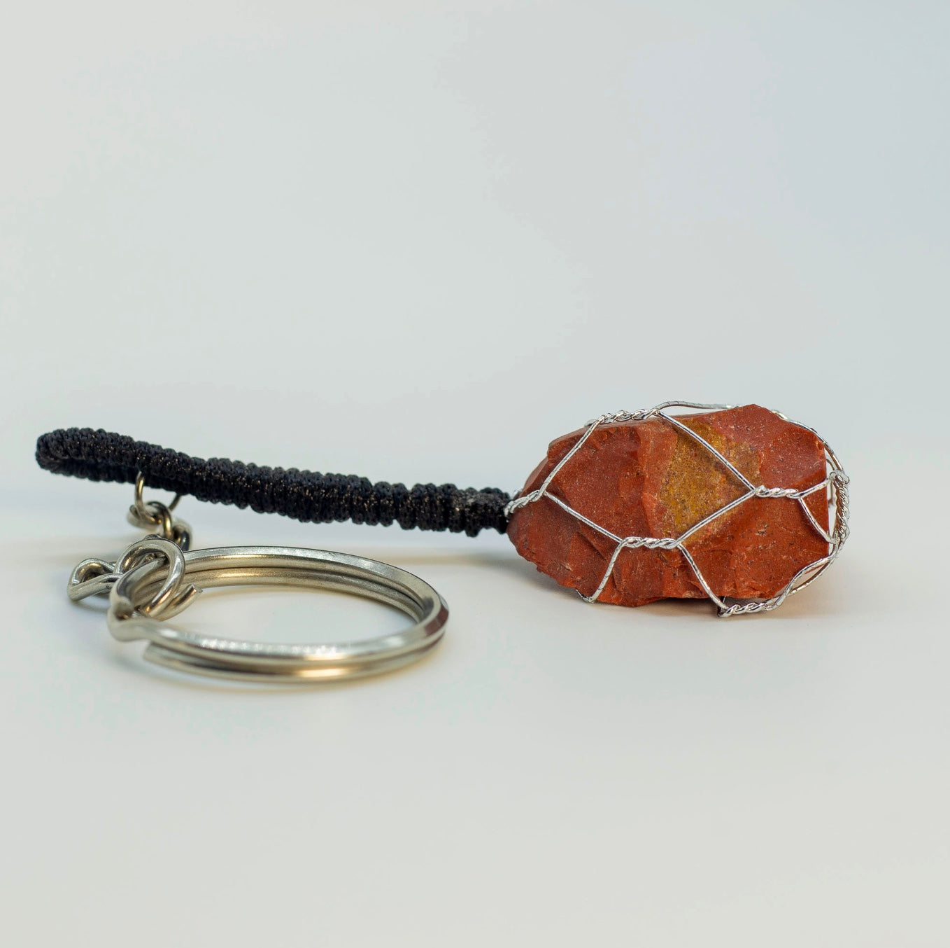 Llavero de Jaspe Rojo en Piedra Natural – Fuerza y Estabilidad - Samana Stones