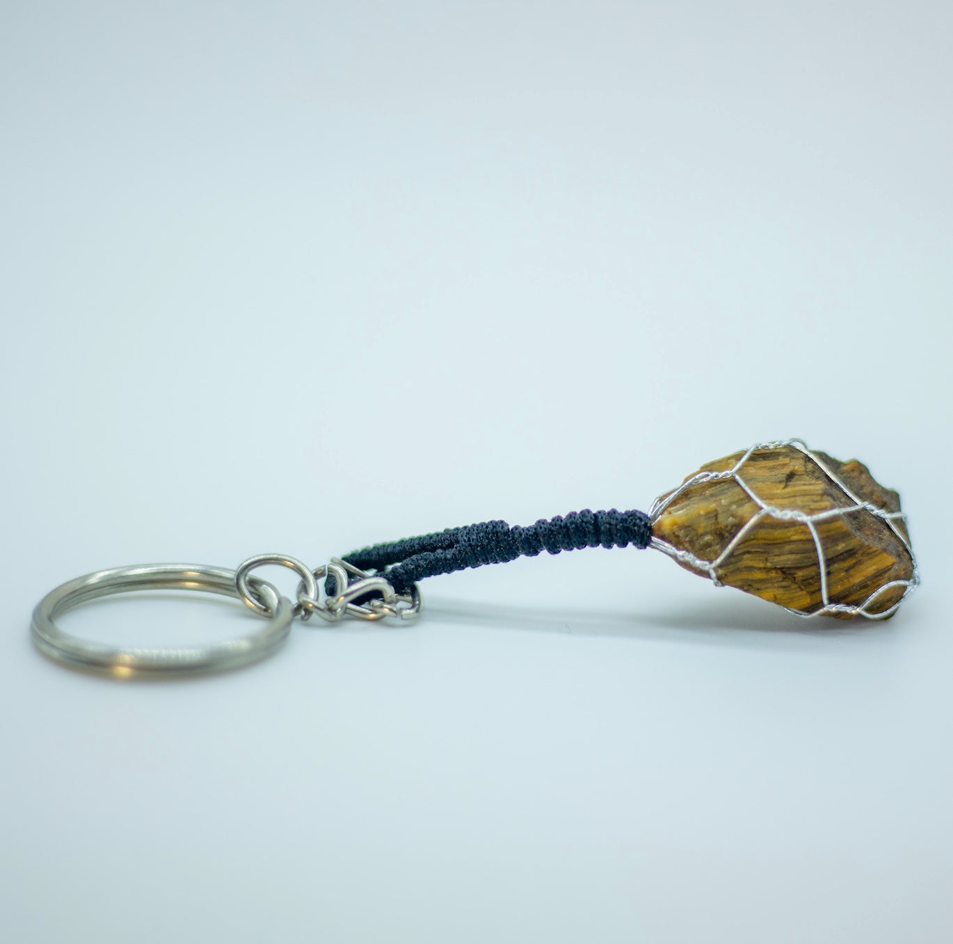 Llavero de Piedra Natural Tiger Eye (Ojo de Tigre en Bruto) - Confianza & Coraje - Samana Stones