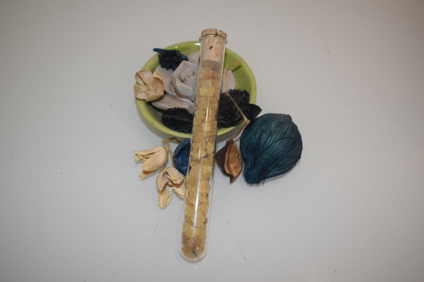 Resinas Botánicas Aromáticas en Tubo de Vidrio y Corcho