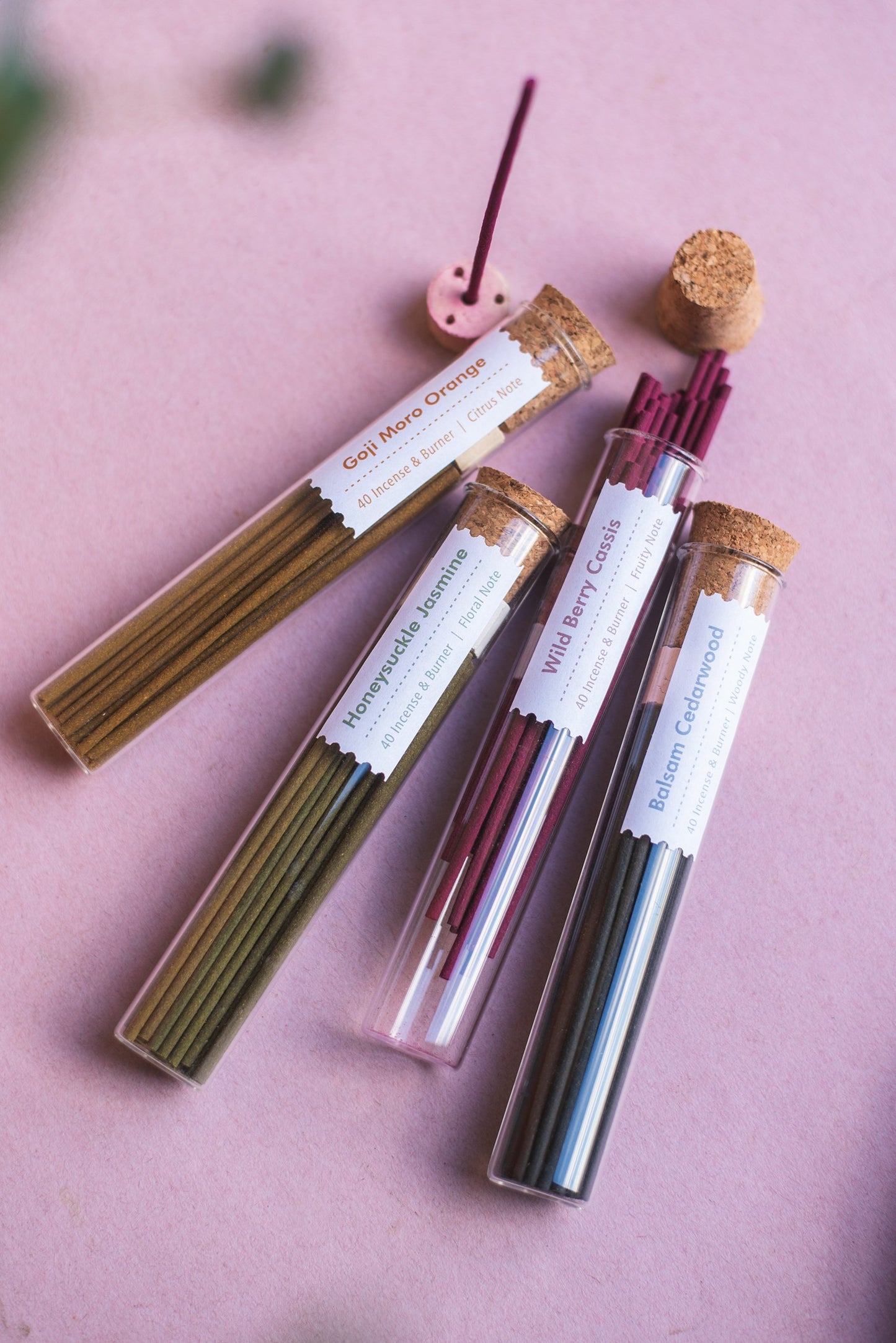 Set de Regalo Incienso Botánico Sin Bambú (4 Aromas) + Quemador Cerámica