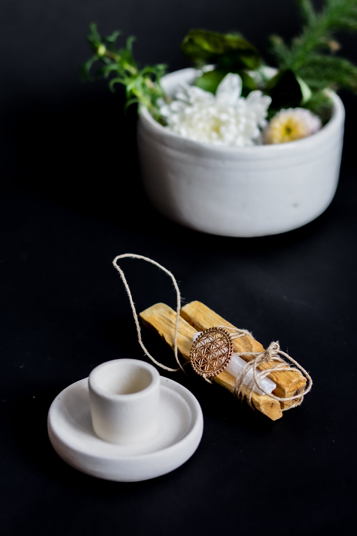 Kit Palo Santo con Selenita y Porta Incienso de Cerámica