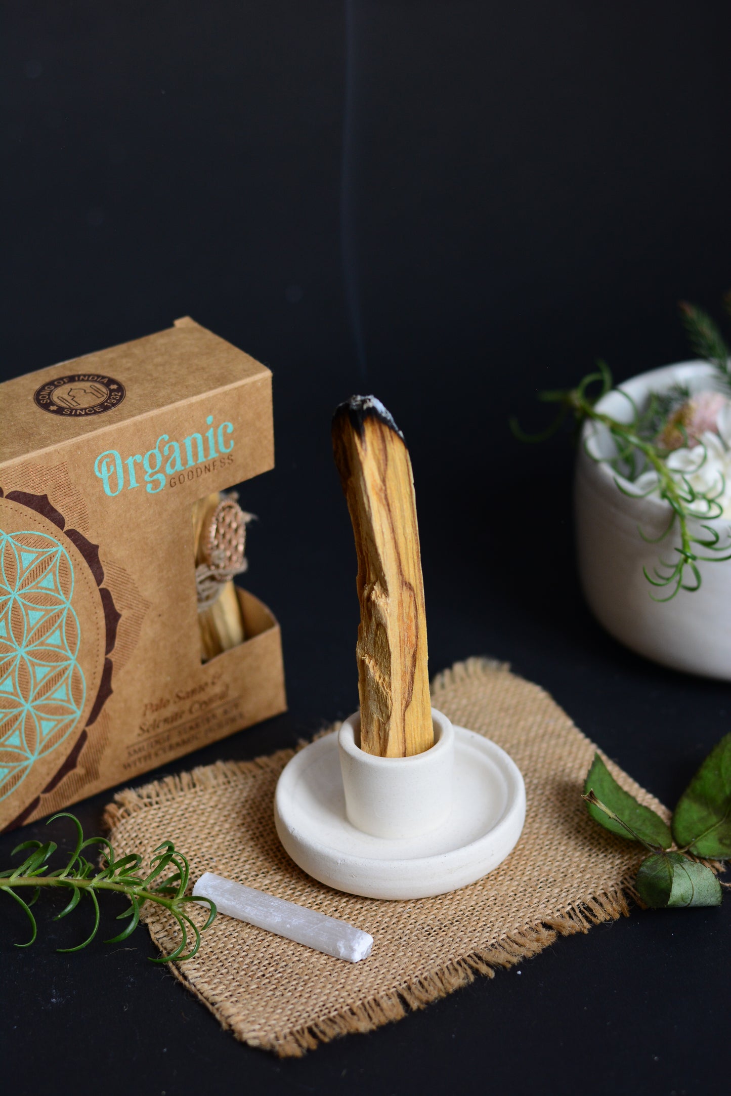 Kit Palo Santo con Selenita y Porta Incienso de Cerámica