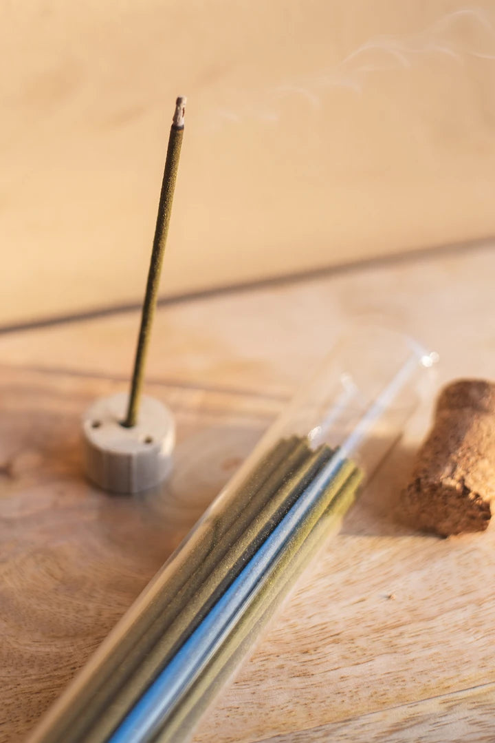 Incienso Botánico Sin Bambú (Bambooless) + Quemador - Tubo de Vidrio y Corcho