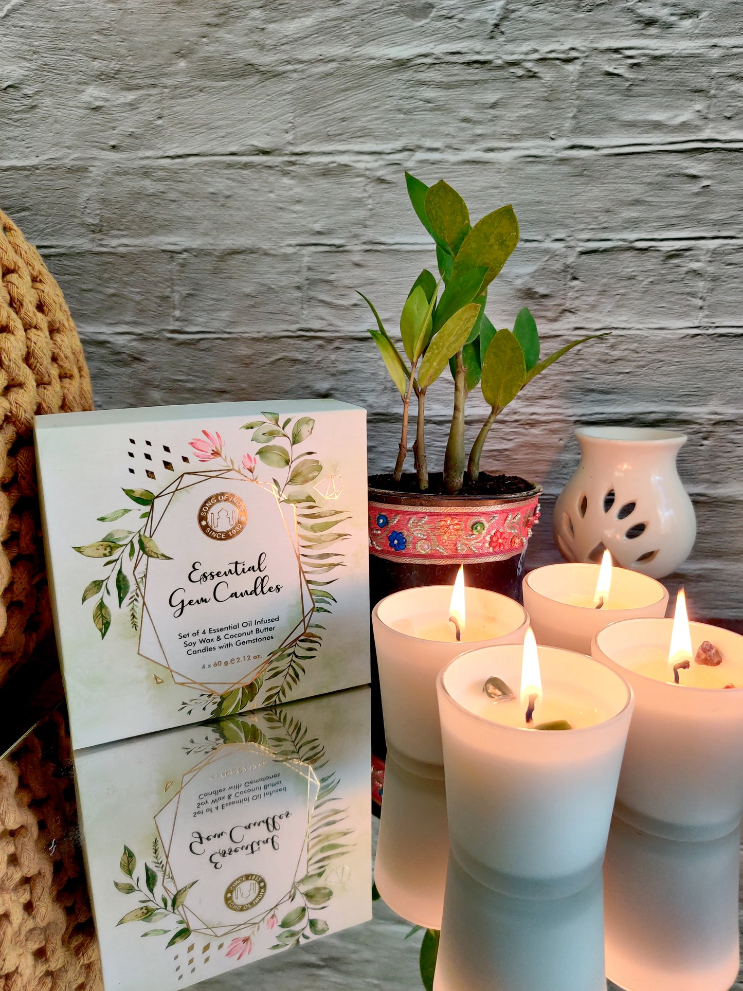 Set de 4 Velas Aromáticas con Piedras Energéticas 60 g – Caja de Regalo (4 Unidades)