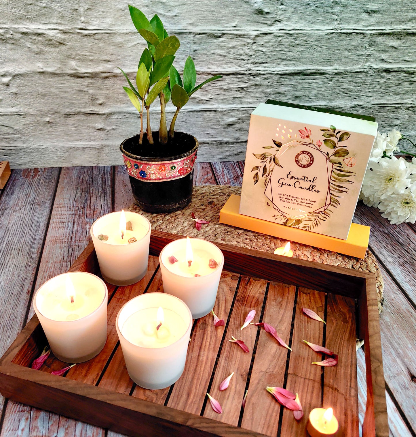 Set de 4 Velas Aromáticas con Piedras Energéticas 60 g – Caja de Regalo (4 Unidades)