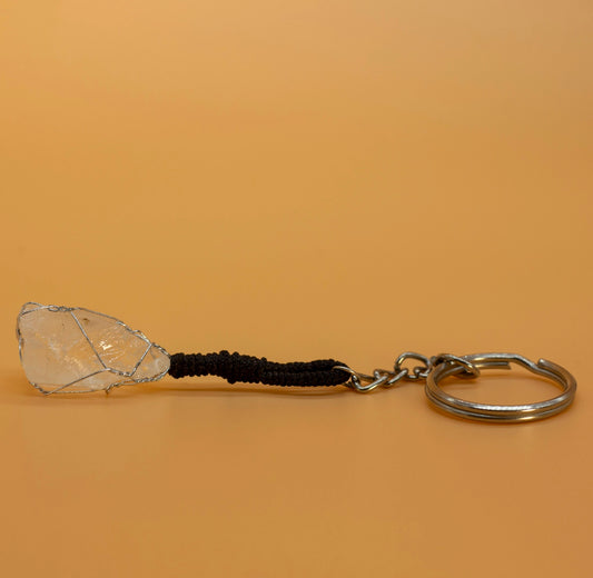 Llavero de Cuarzo Cristal en Piedra Natural – Claridad y Sanación - Samana Stones